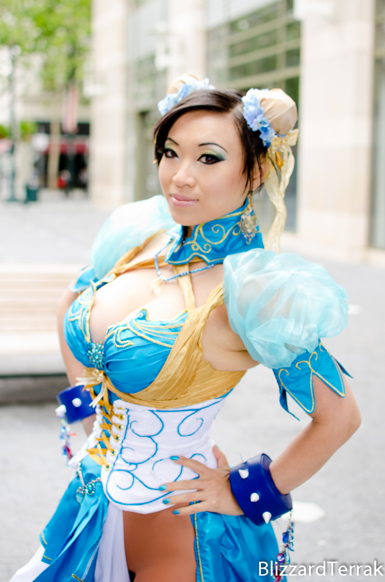 Yaya Han Topless